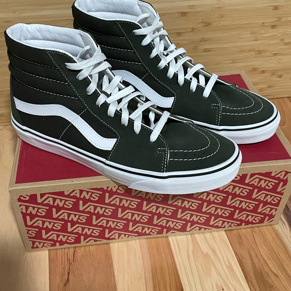 Vans Men's High-Top Sneakers - Forest Green and White Excellent Condition
